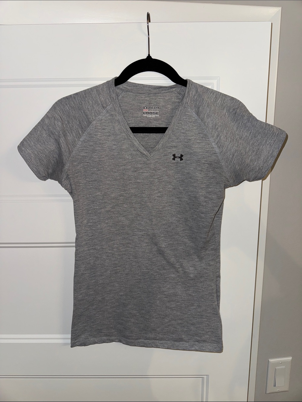 Under Armour Heather Gray V-Neck Short Sleeve Performance Tee